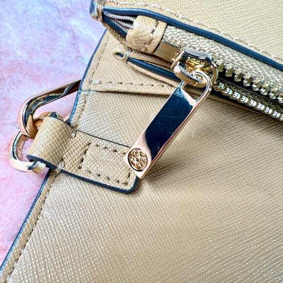 Tory Burch Emerson Chain Wallet Crossbody Tan 5" x 8" Purse Handbag w/ Dust Bag - Picture 11 of 13